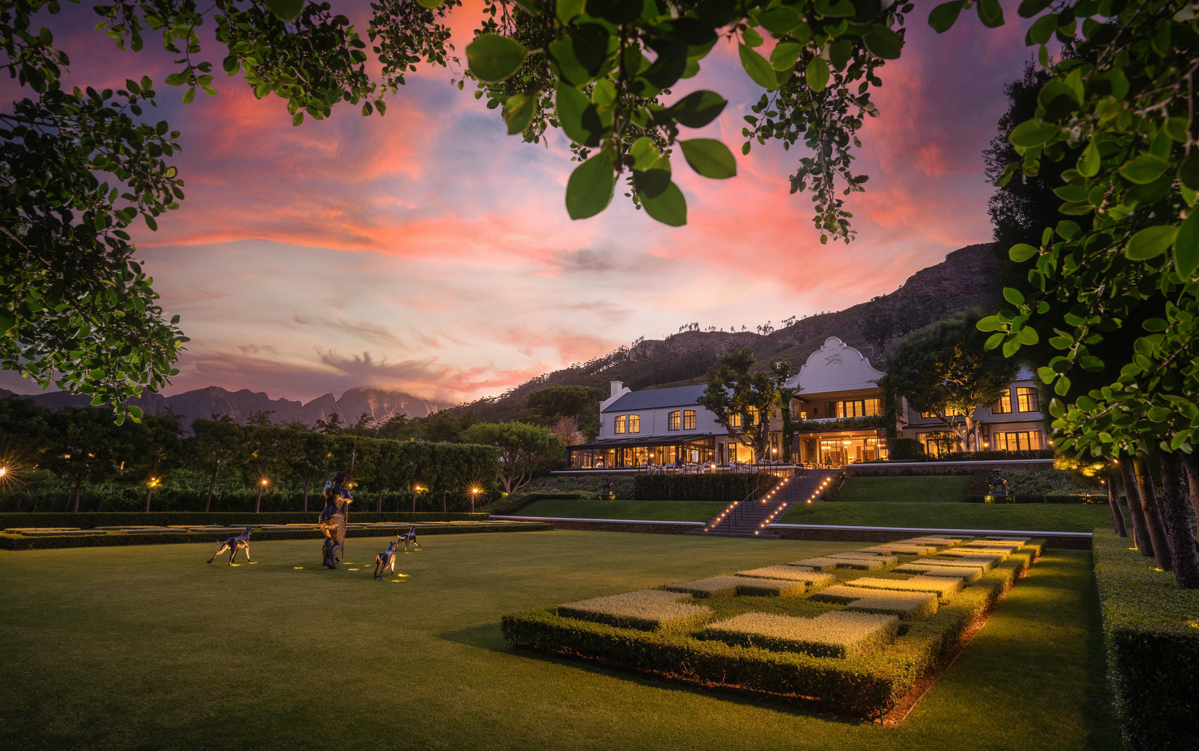 Leeu Estates